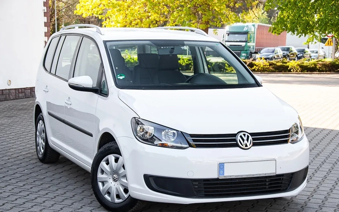 Volkswagen Touran cena 32900 przebieg: 204000, rok produkcji 2013 z Dobra małe 631